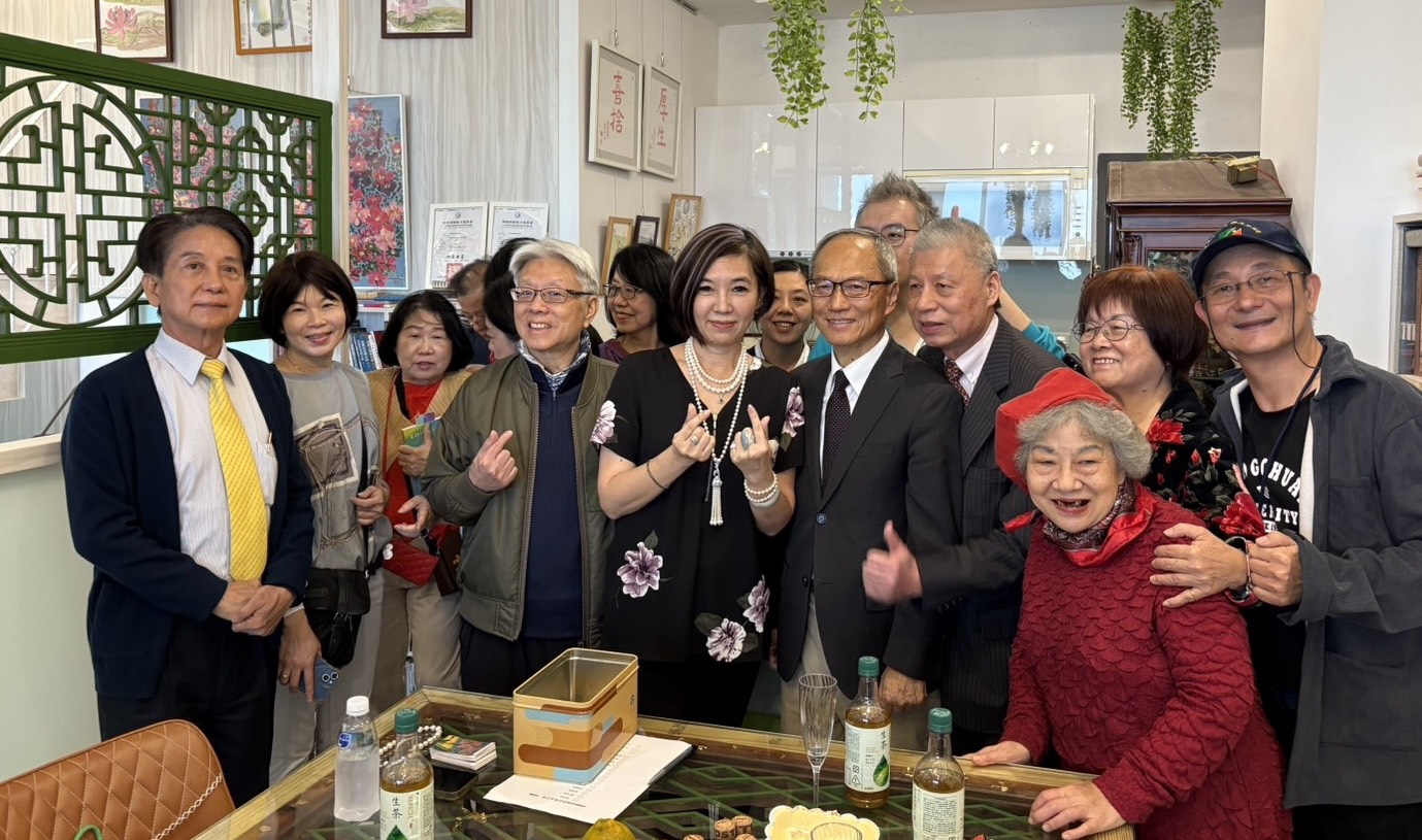Featured image for “傑出校友陳文鑾《靈詩花語》新書發表暨畫展開幕　以「重生日」象徵重啟與祝福”