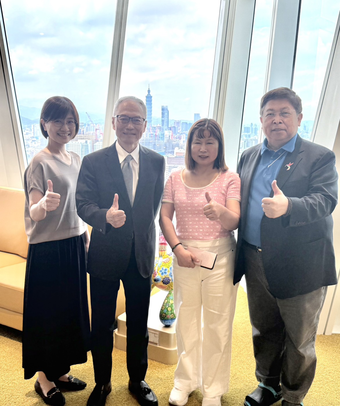 Featured image for “傑出校友陳玲娟暨夫婿陳立白慷捐千萬元提供母校修繕士林校區音樂廳”